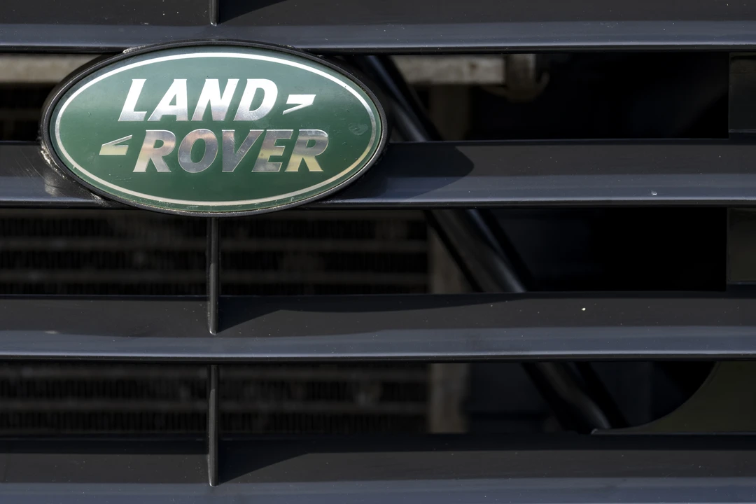 2013 Land Rover Defender 90 - Image 22 of 31