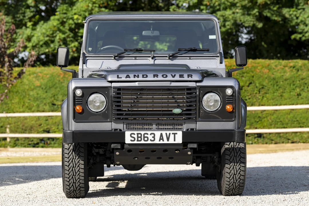 2013 Land Rover Defender 90 - Image 10 of 31