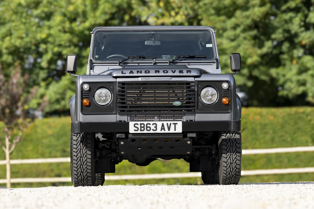 2013 Land Rover Defender 90 - Image 2 of 31