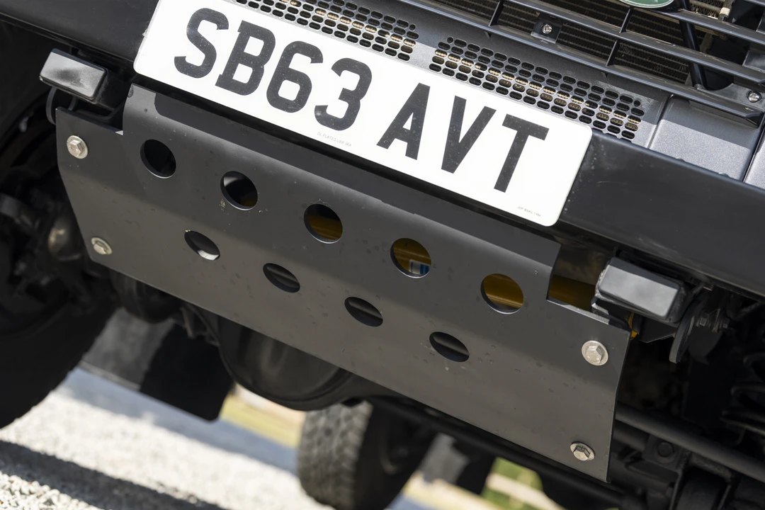 2013 Land Rover Defender 90 - Image 25 of 31