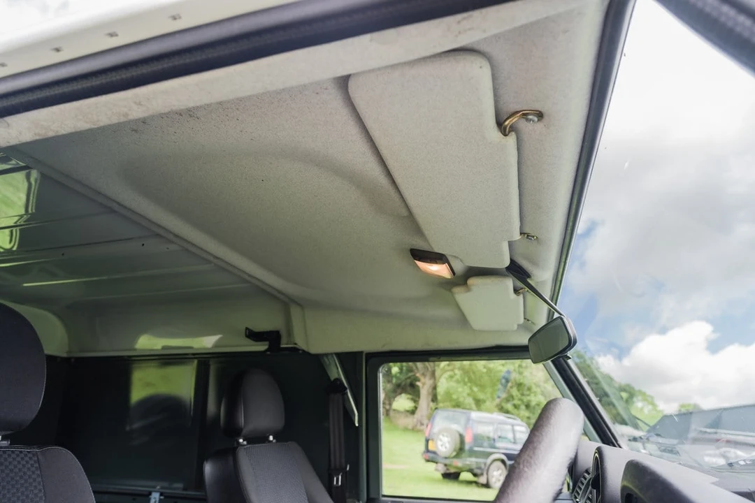 2013 Land Rover Defender 90 - Image 27 of 30