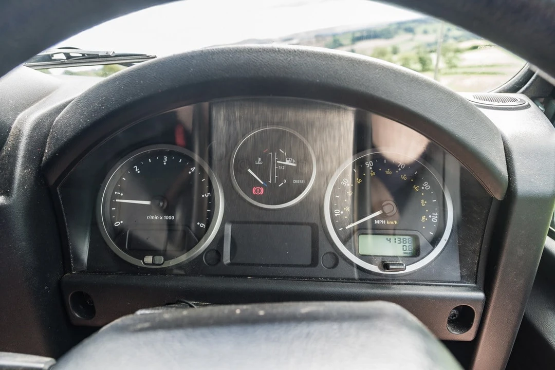 2013 Land Rover Defender 90 - Image 29 of 30