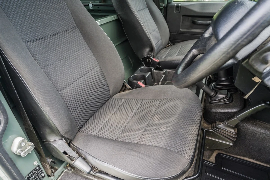 2013 Land Rover Defender 90 - Image 23 of 30
