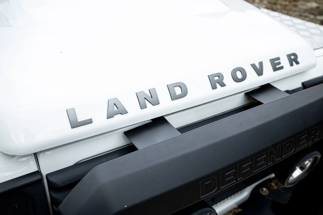 2013 Land Rover Defender 90 - Image 11 of 12