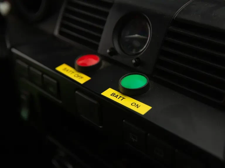 2013 Land Rover Defender 90 - Image 14 of 31