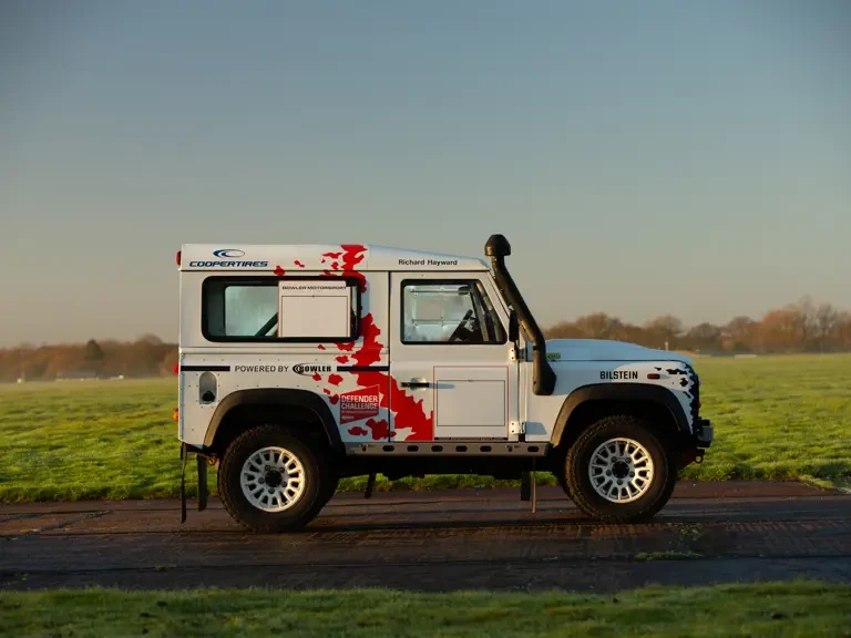 2013 Land Rover Defender 90 - Image 6 of 31