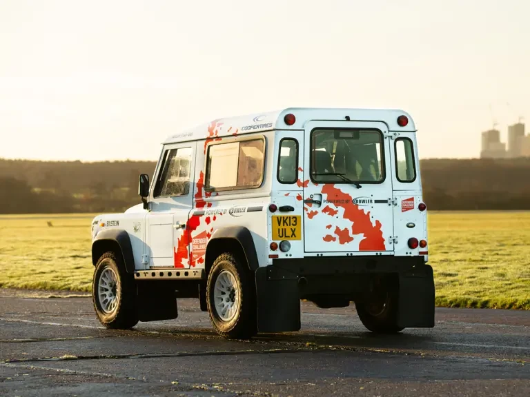 2013 Land Rover Defender 90 - Image 3 of 31