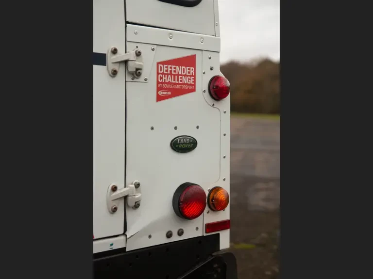 2013 Land Rover Defender 90 - Image 27 of 31