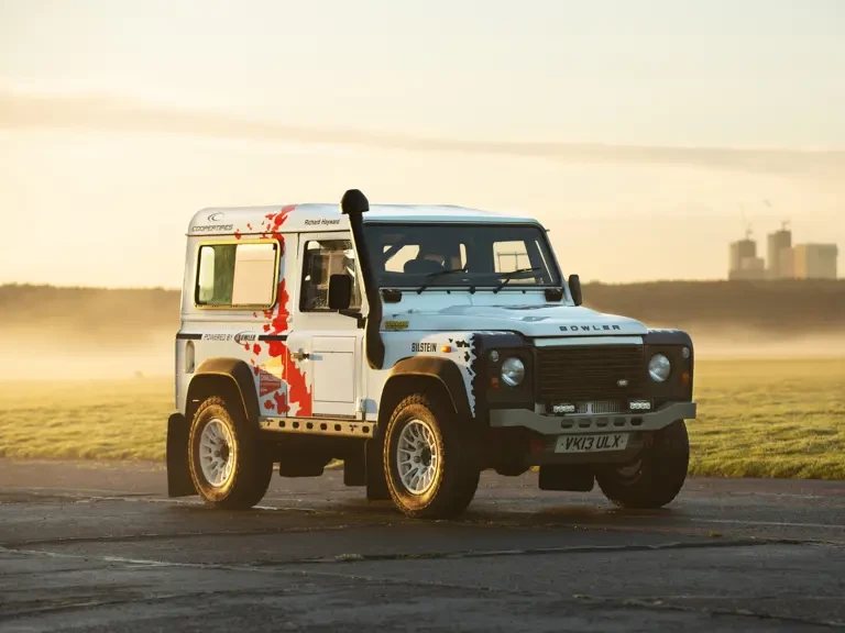2013 Land Rover Defender 90 - Image 2 of 31