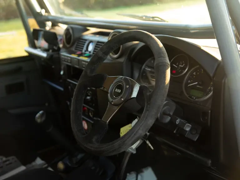 2013 Land Rover Defender 90 - Image 5 of 31