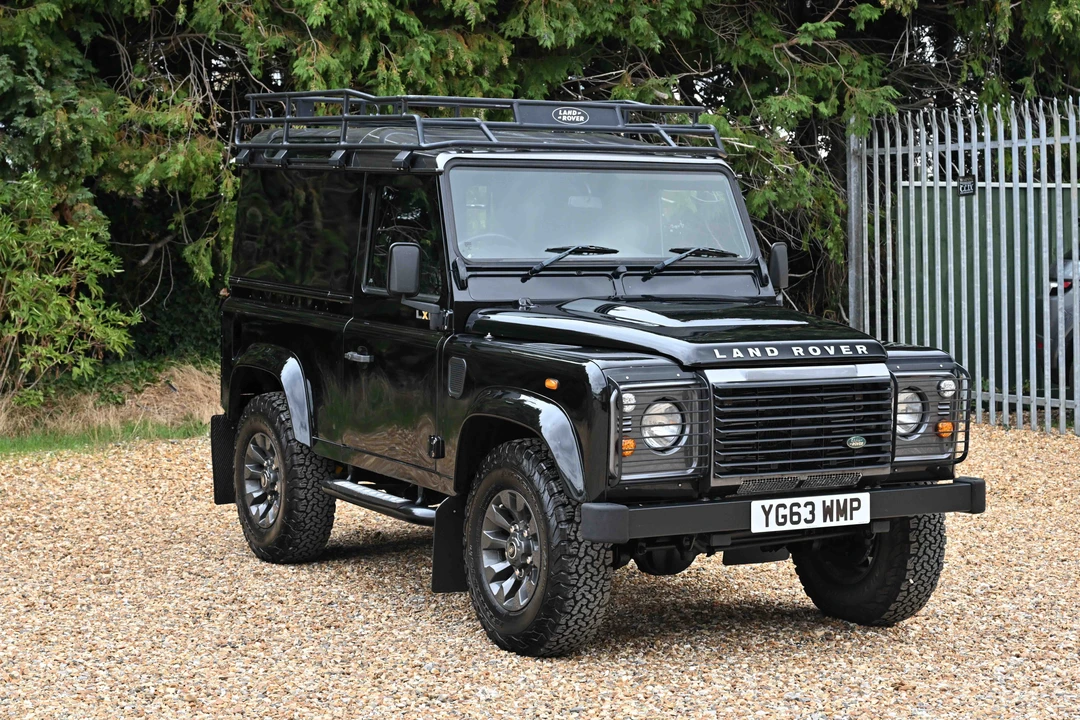 2013 Land Rover Defender 90 - Image 3 of 31