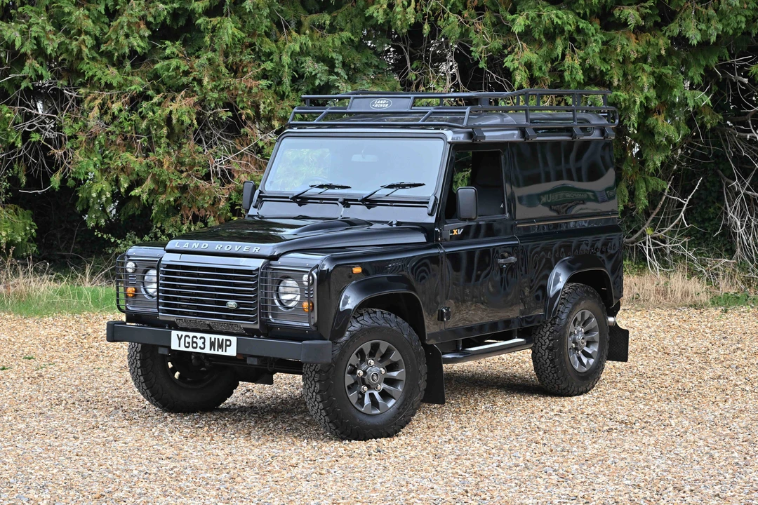 2013 Land Rover Defender 90 - Image 9 of 31