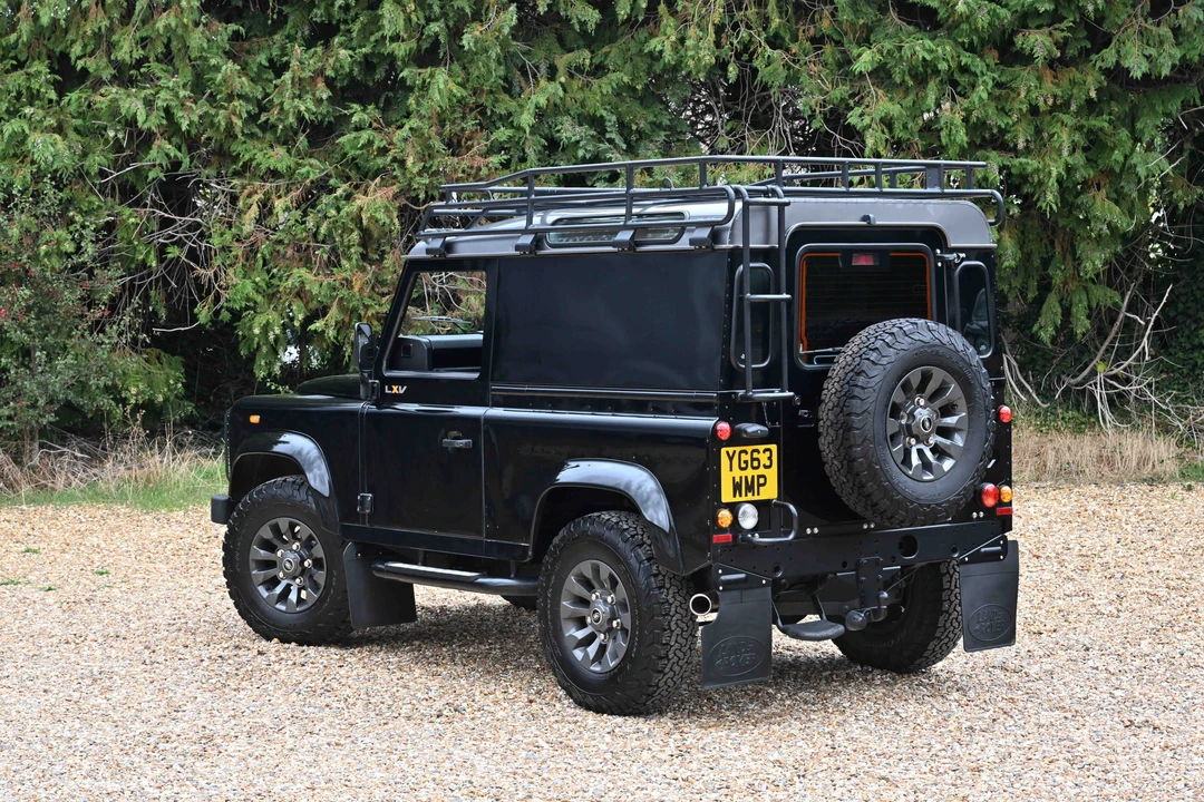 2013 Land Rover Defender 90 - Image 7 of 31