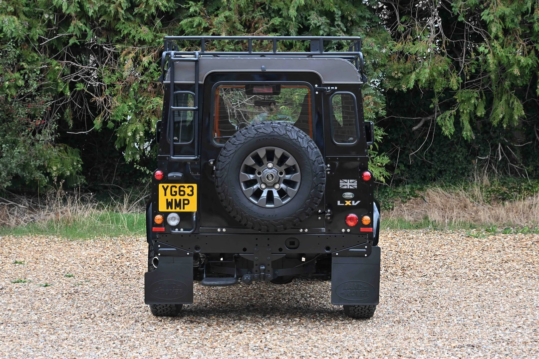 2013 Land Rover Defender 90 - Image 6 of 31