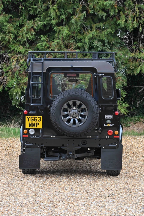 2013 Land Rover Defender 90 - Image 15 of 31