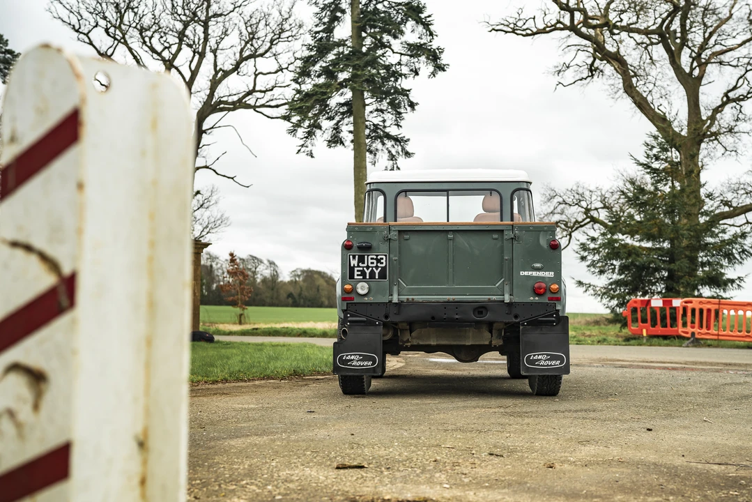 2013 Land Rover Defender 90 - Image 6 of 31