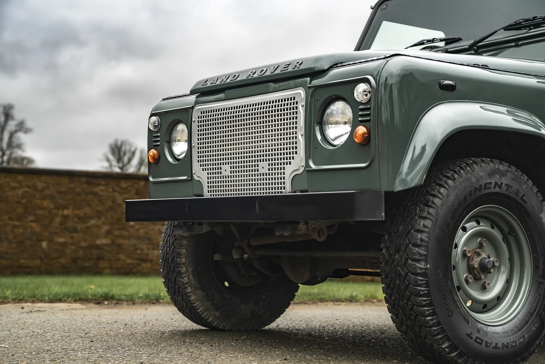 2013 Land Rover Defender 90 - Image 12 of 31