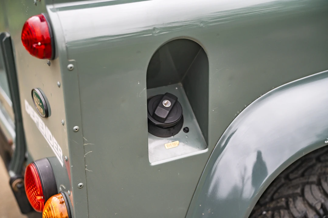 2013 Land Rover Defender 90 - Image 20 of 31