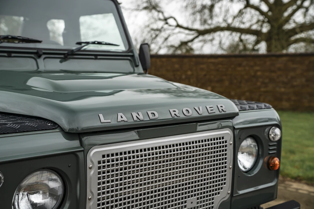 2013 Land Rover Defender 90 - Image 16 of 31
