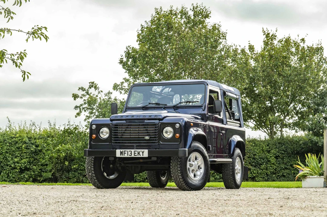 2013 Land Rover Defender 90 - Image 3 of 31