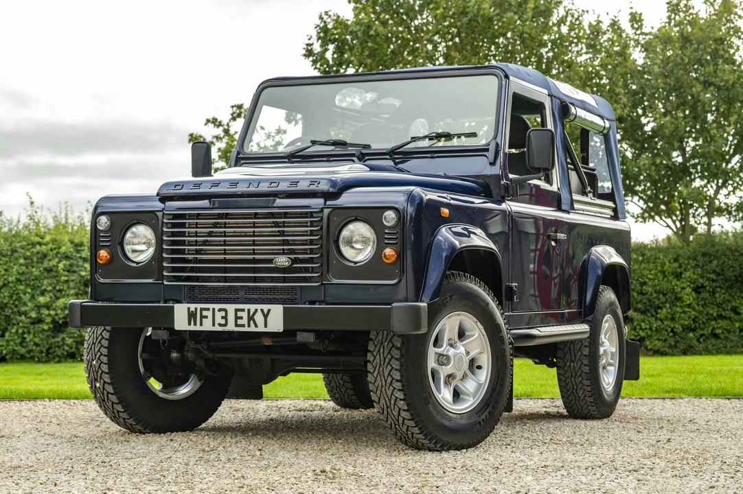 2013 Land Rover Defender 90 - Image 20 of 31