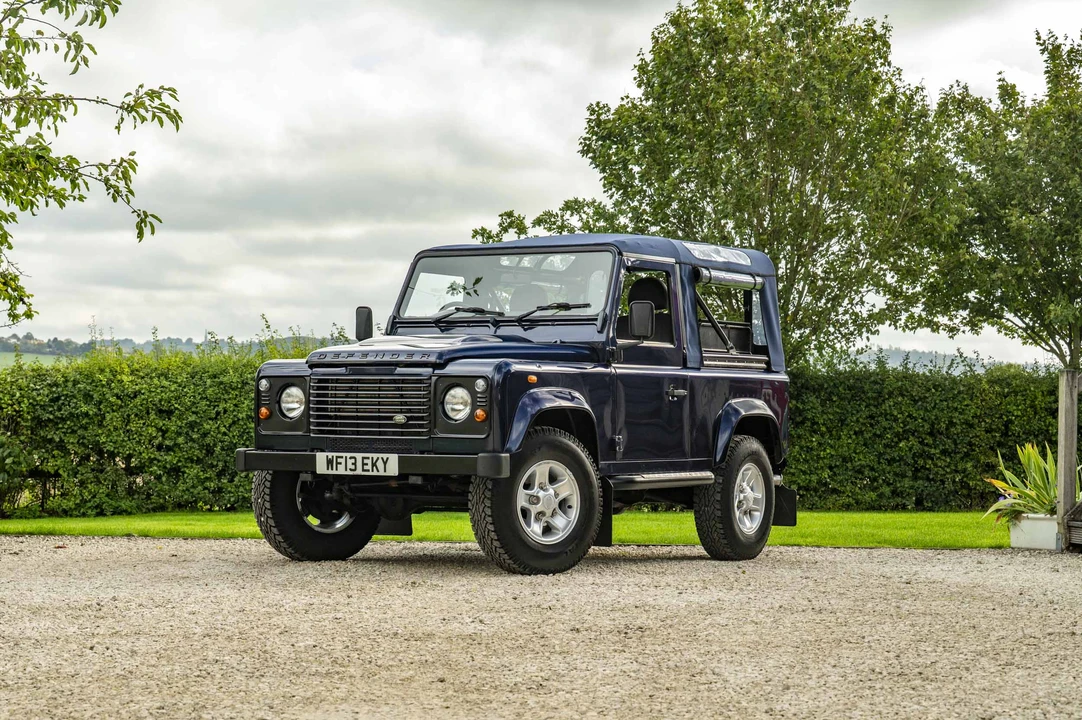 2013 Land Rover Defender 90 - Image 21 of 31