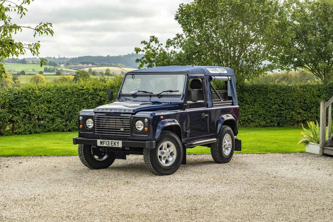 2013 Land Rover Defender 90 - Image 24 of 31