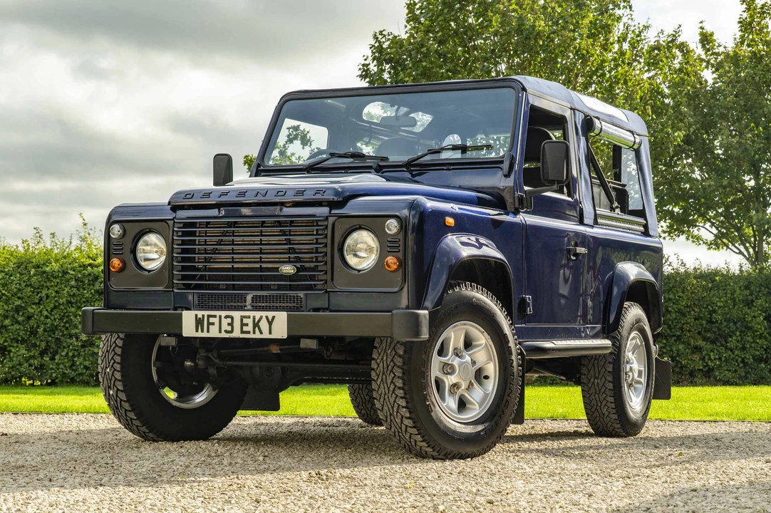 2013 Land Rover Defender 90 - Image 27 of 31