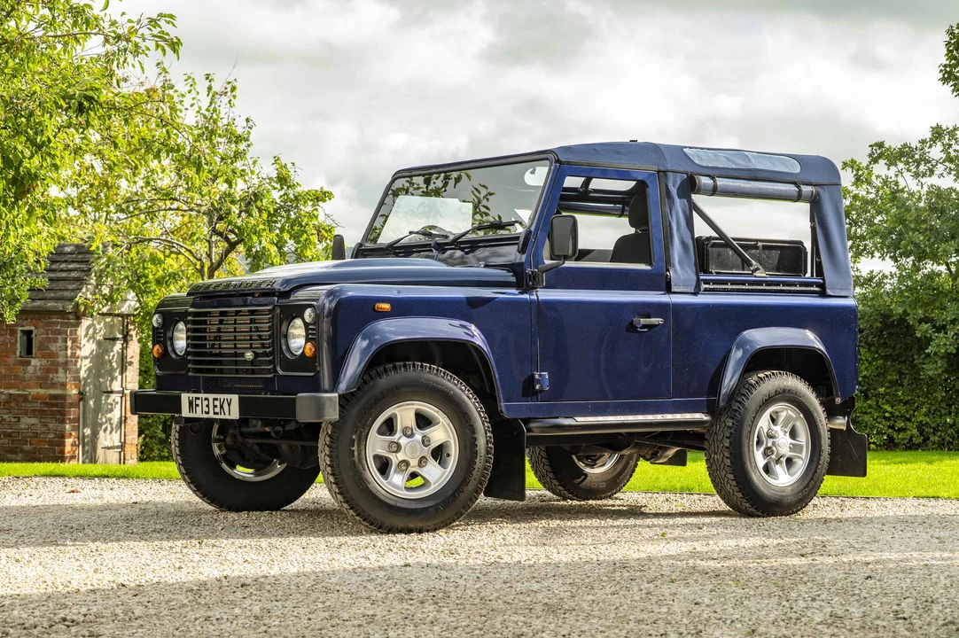 2013 Land Rover Defender 90 - Image 28 of 31
