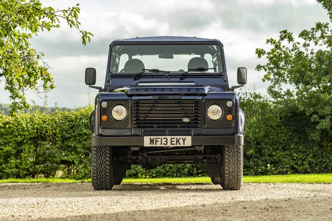 2013 Land Rover Defender 90 - Image 29 of 31