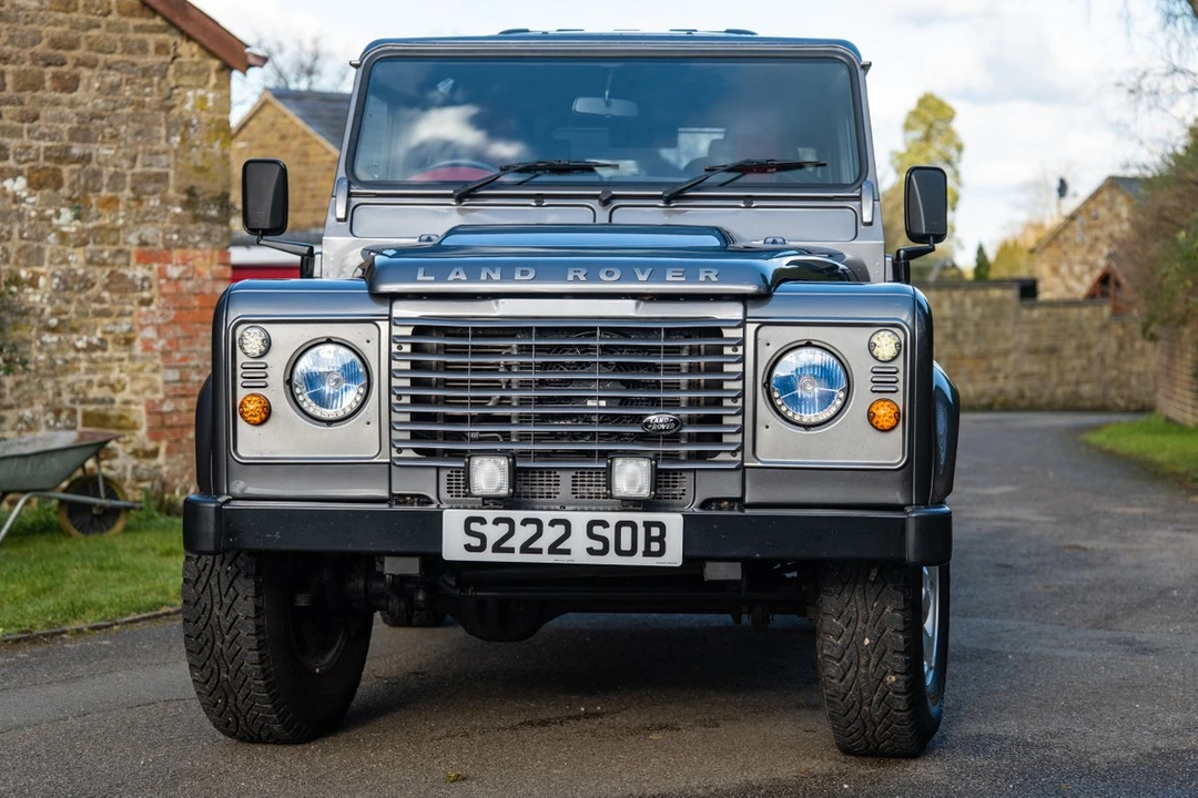 2013 Land Rover Defender 90 - Image 16 of 30