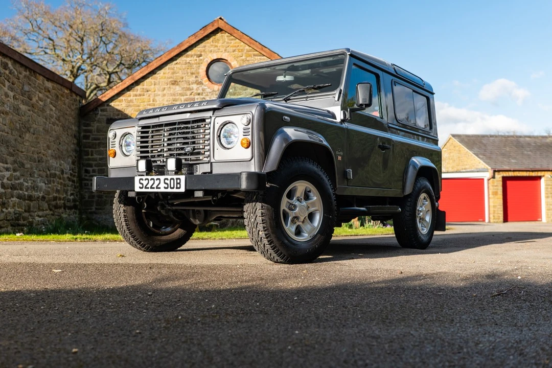 2013 Land Rover Defender 90 - Image 9 of 30
