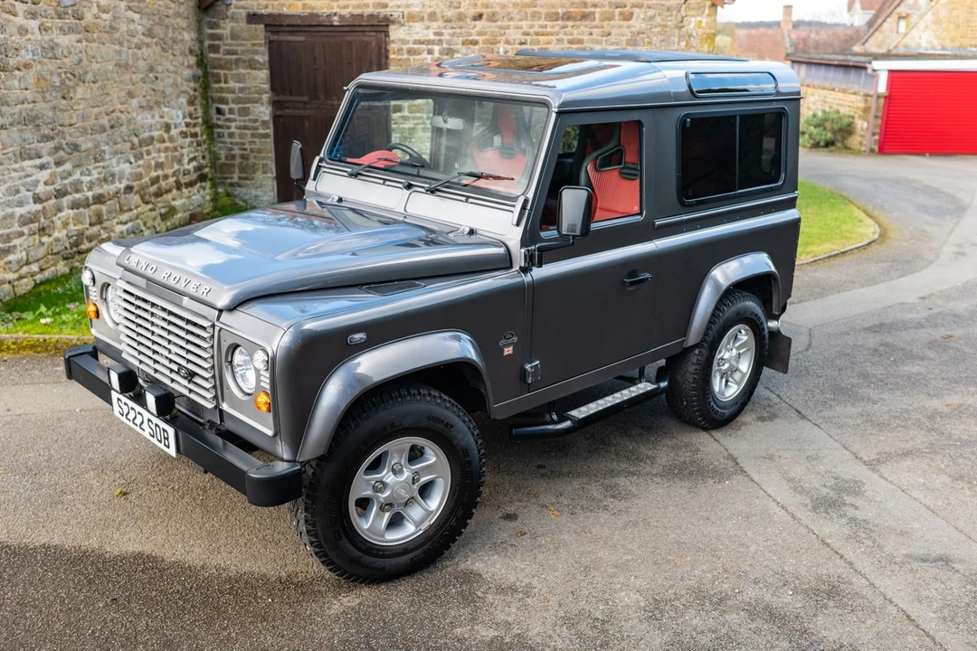 2013 Land Rover Defender 90 - Image 25 of 30