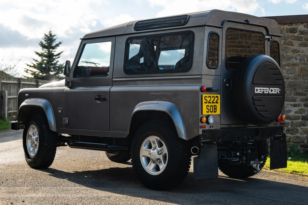 2013 Land Rover Defender 90 - Image 15 of 30