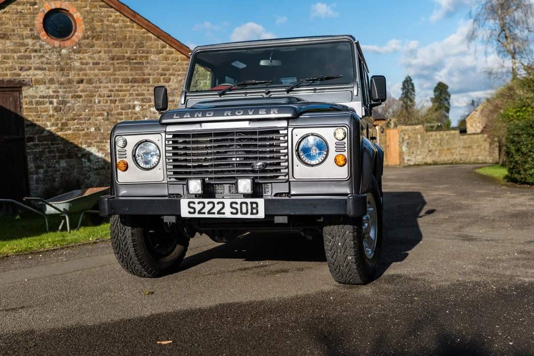2013 Land Rover Defender 90 - Image 3 of 30