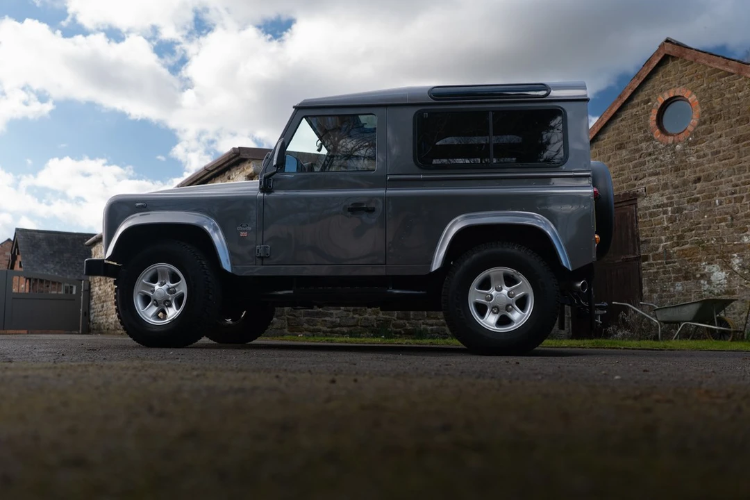 2013 Land Rover Defender 90 - Image 23 of 30