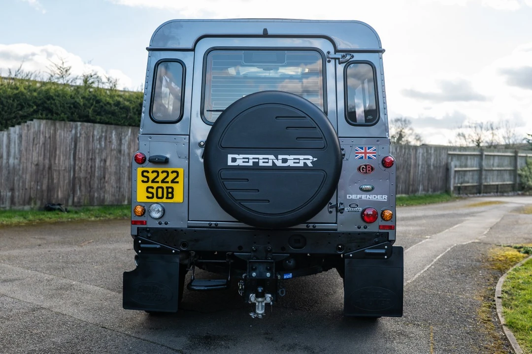 2013 Land Rover Defender 90 - Image 19 of 30
