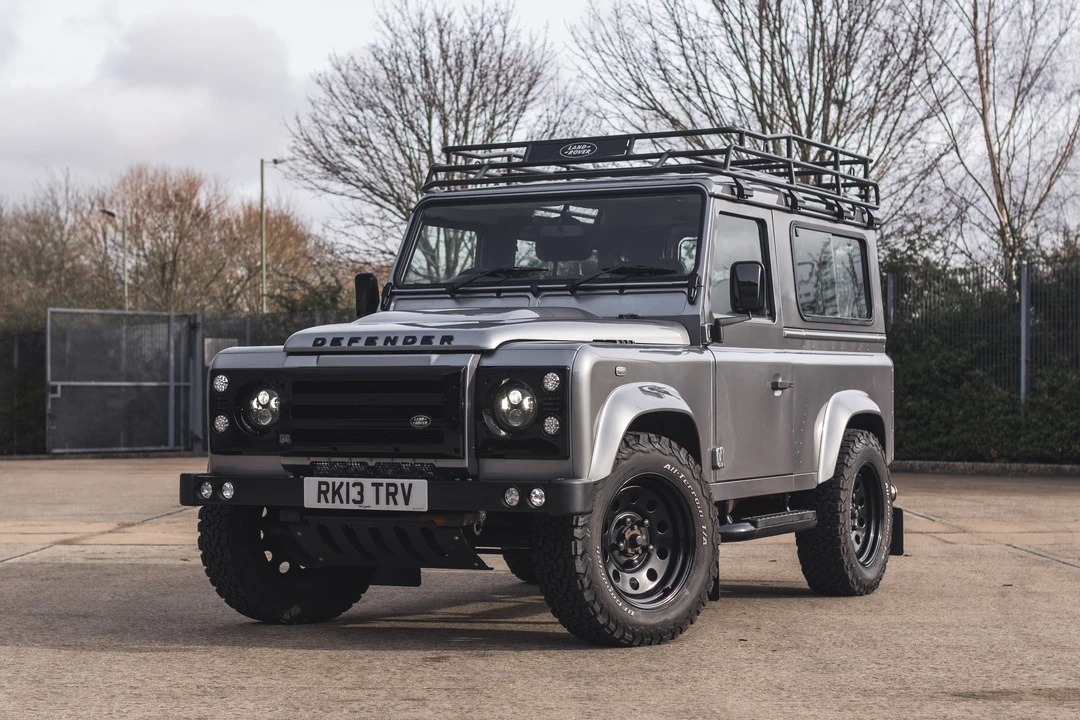 2013 Land Rover Defender 90 - Image 2 of 31