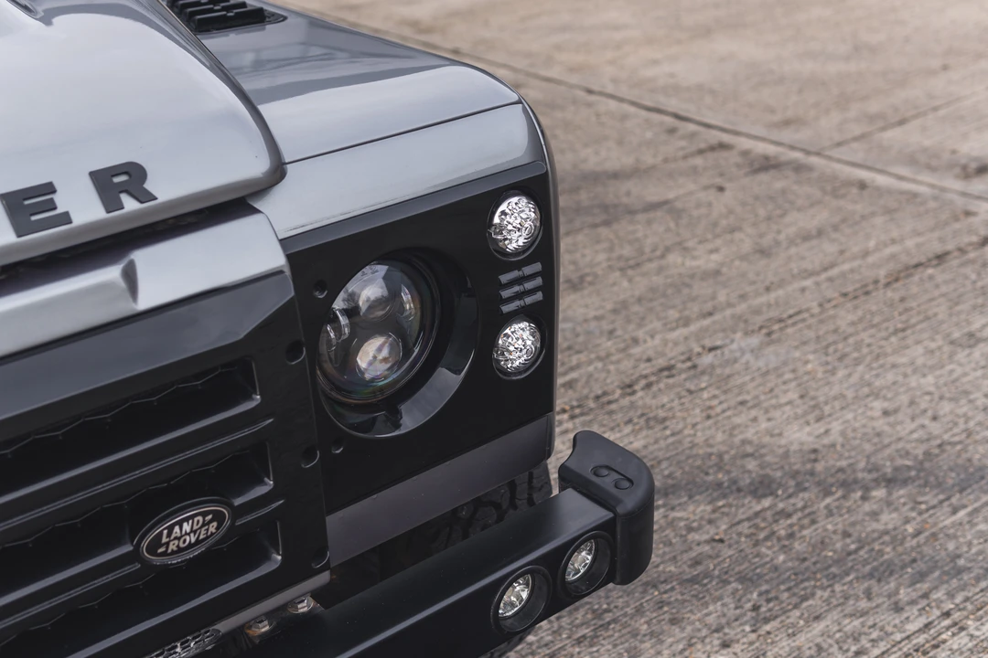 2013 Land Rover Defender 90 - Image 17 of 31