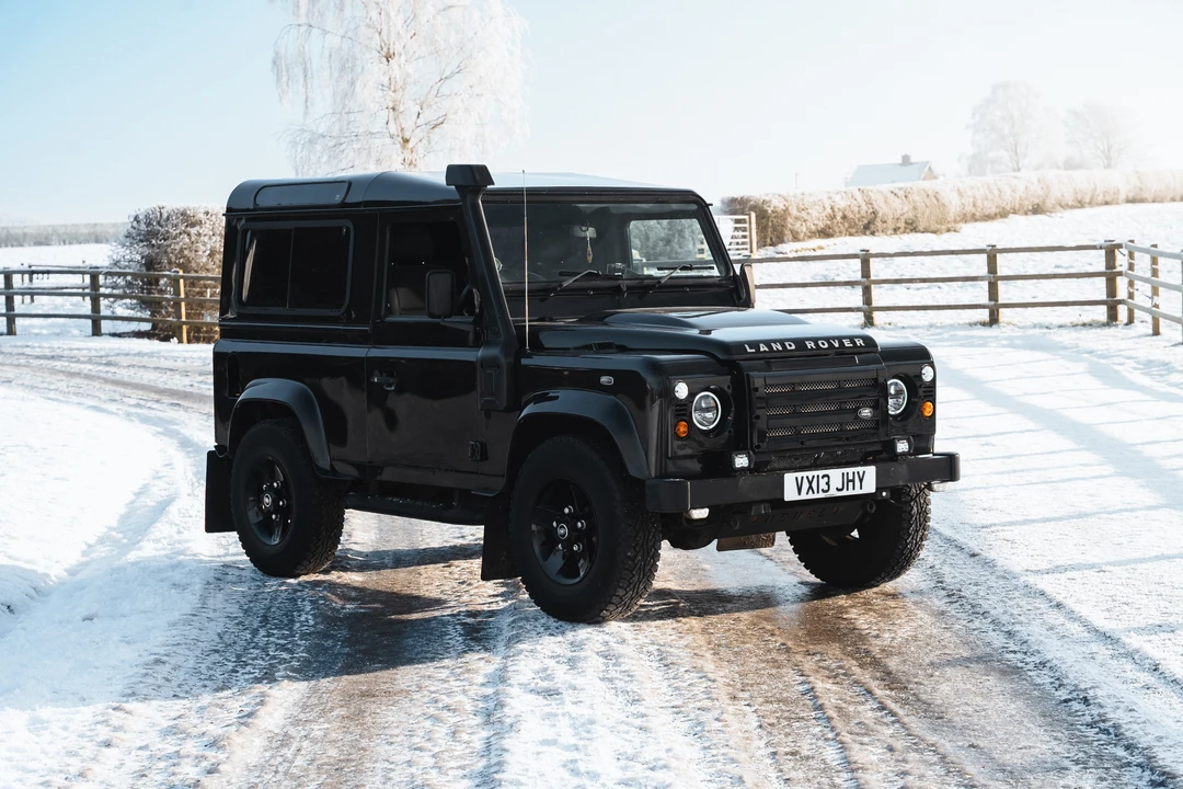 2013 Land Rover Defender 90 - Image 3 of 31
