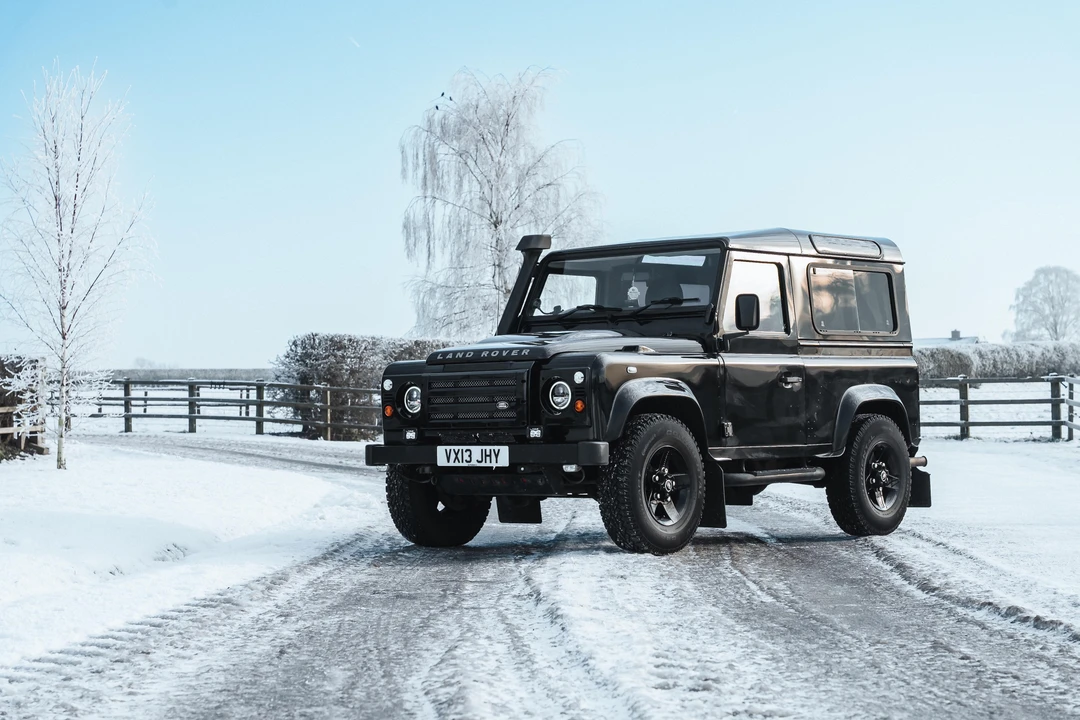 2013 Land Rover Defender 90 - Image 17 of 31