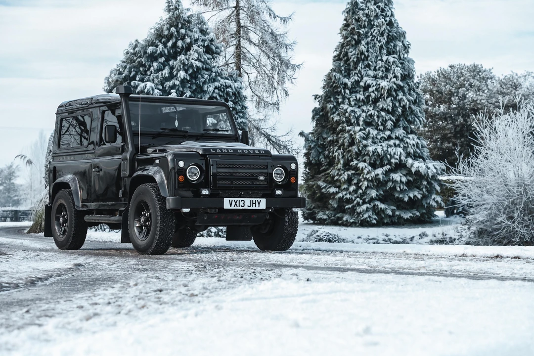 2013 Land Rover Defender 90 - Image 25 of 31