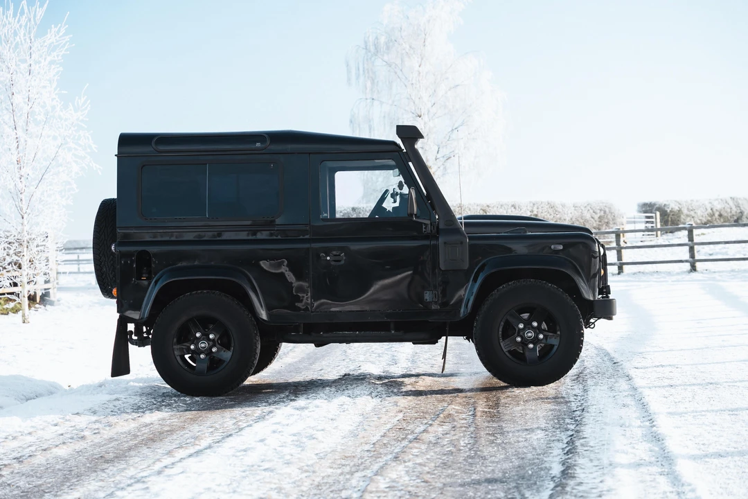 2013 Land Rover Defender 90 - Image 4 of 31