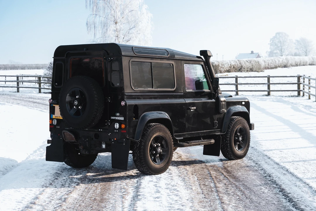 2013 Land Rover Defender 90 - Image 5 of 31