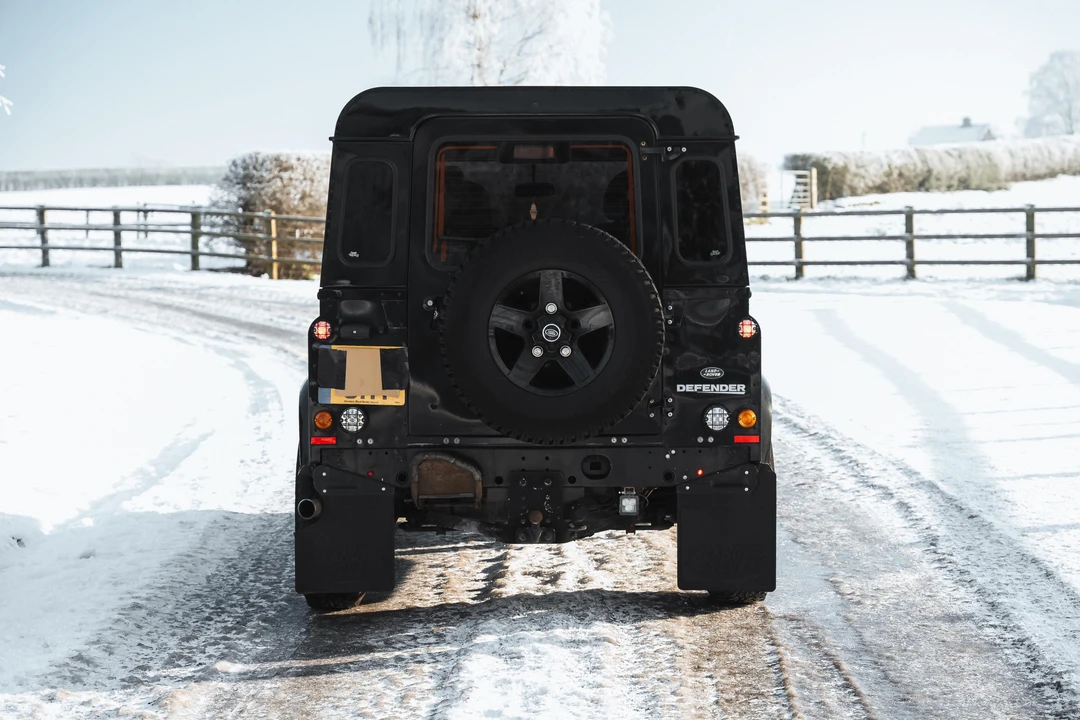 2013 Land Rover Defender 90 - Image 6 of 31