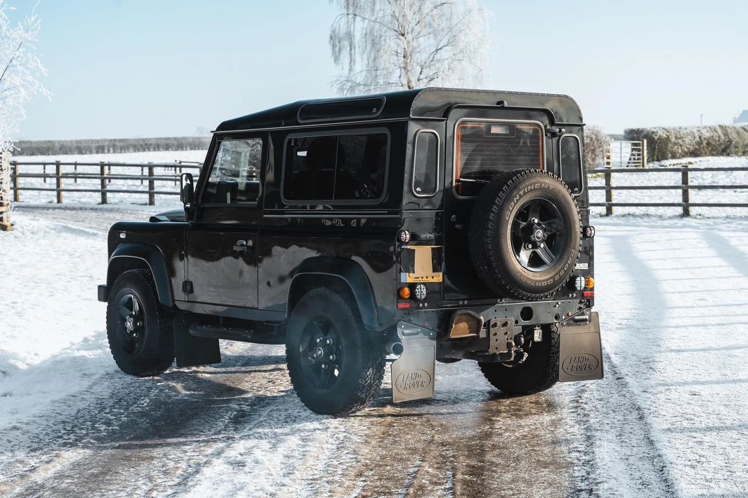 2013 Land Rover Defender 90 - Image 7 of 31
