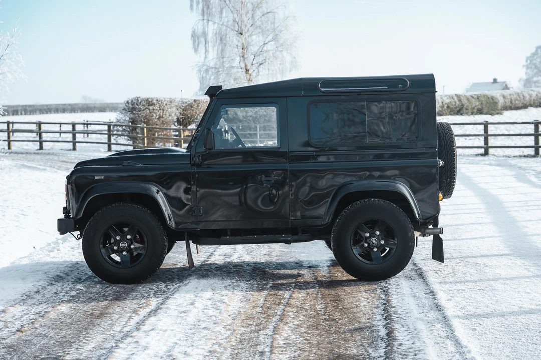 2013 Land Rover Defender 90 - Image 8 of 31