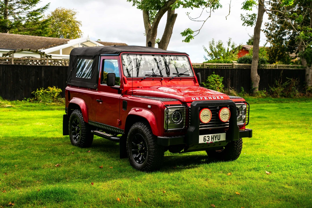 2013 Land Rover Defender 90 - Image 13 of 31