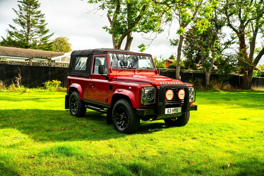 2013 Land Rover Defender 90 - Image 17 of 31