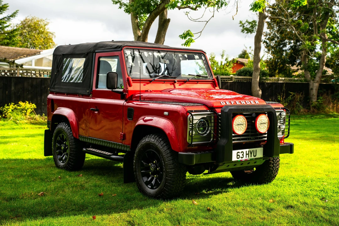 2013 Land Rover Defender 90 - Image 18 of 31
